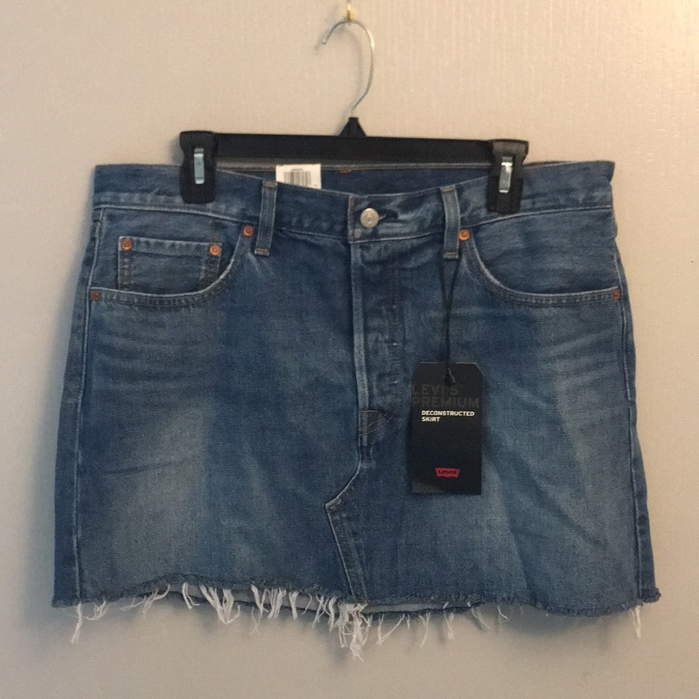 NWT Levi’s Deconstructed Skirt Size 32